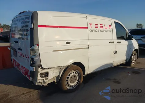 2016 Mercedes-Benz Metris z USA, uszkodzony, nr VIN WD3PG2EA9G3079940